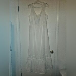 Elegant White Cotton Flowy Dress XL